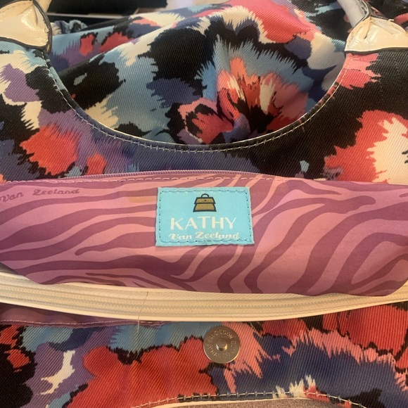 Like New Kathy Van Zeeland Handbag - Picture 2 of 3